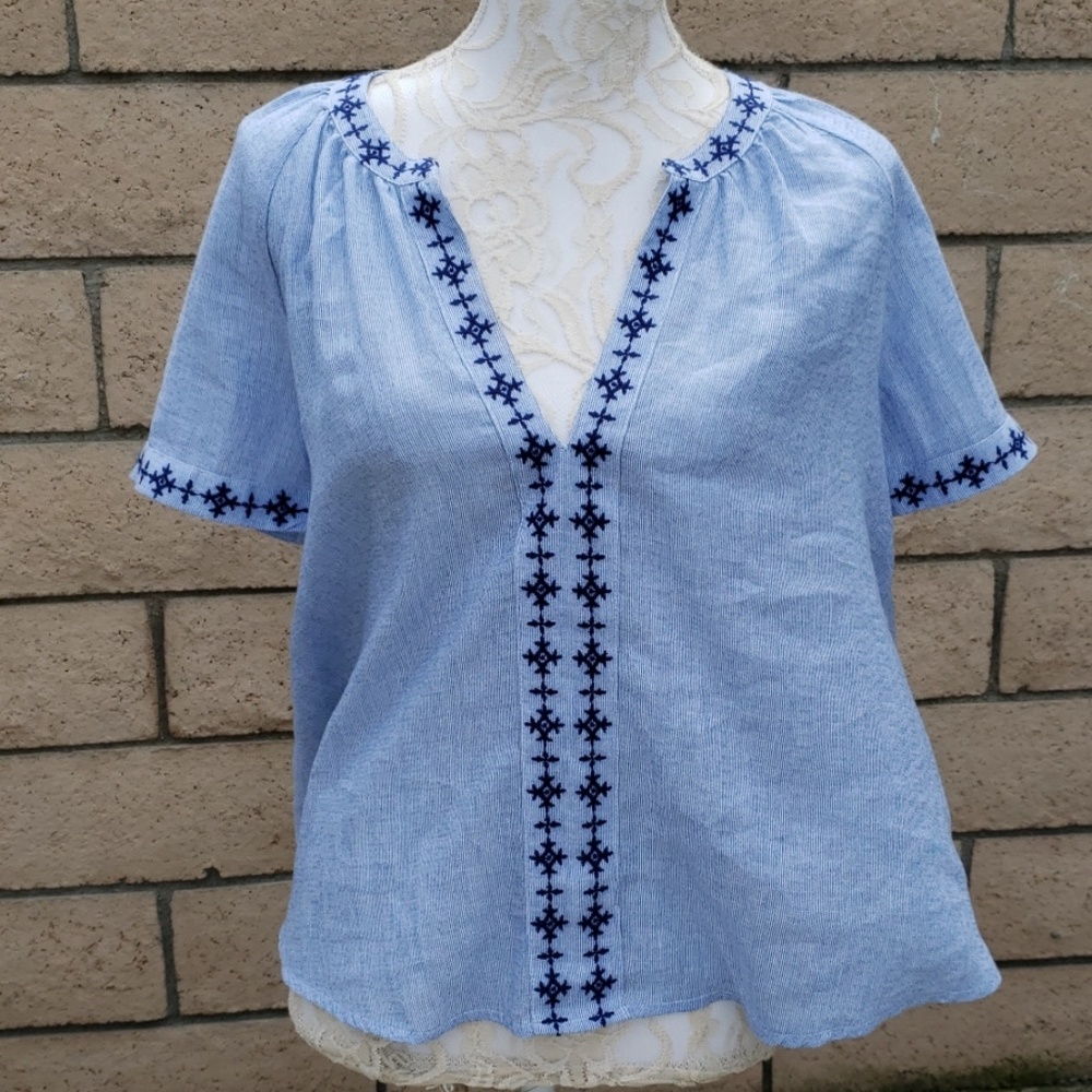 Lucky Brand blue flowy embroidered blouse